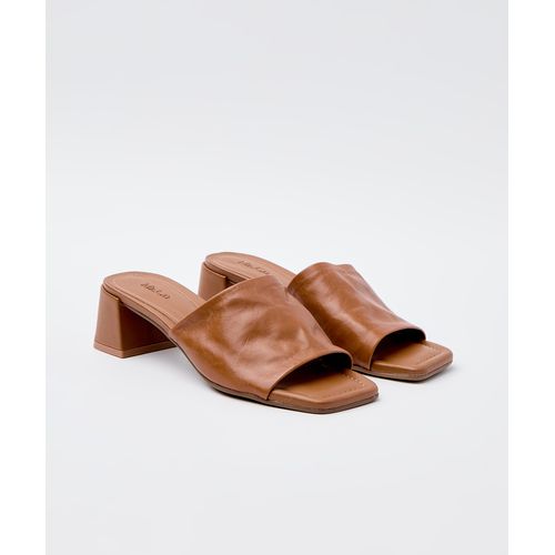 sandalia-salto-couro-mule-tan-34_2
