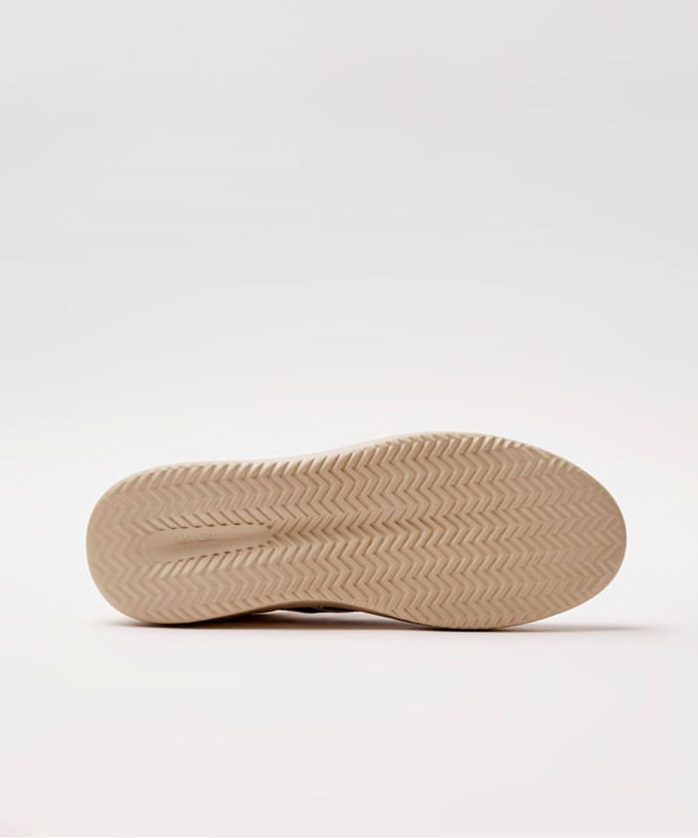 SAT005-AR_04.jpg