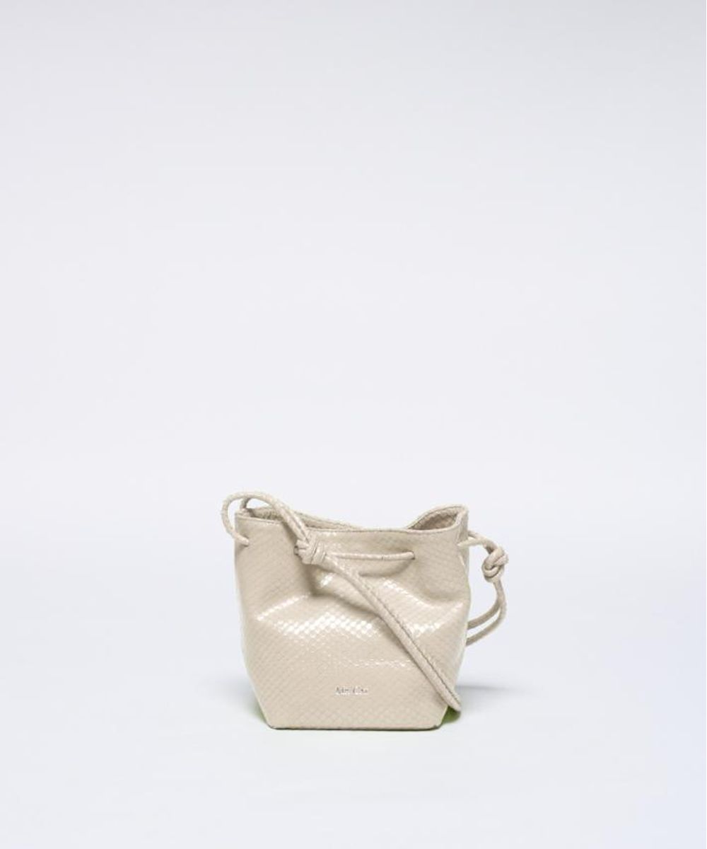 BOLSA-BUCKET-COURO-BIG-ESCAMA---OFF-WHITE-01