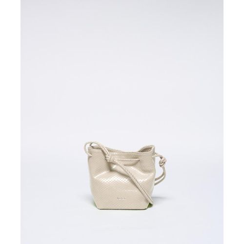 BOLSA-BUCKET-COURO-BIG-ESCAMA---OFF-WHITE-01