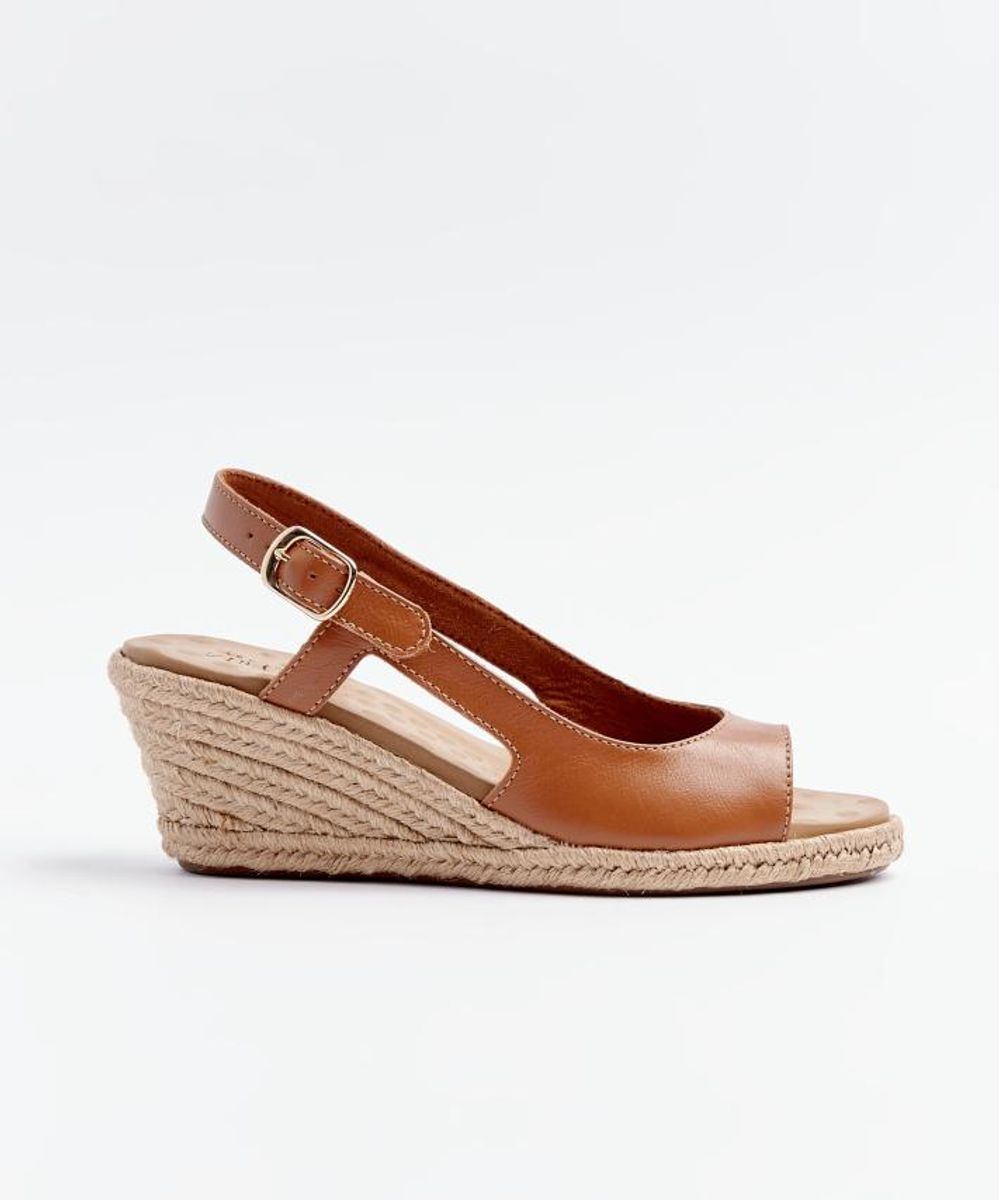 ANABELA-COURO-CONFORT-FIVELA---TAN-01