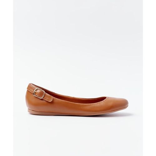 SAPATILHA-COURO-CONFORT-FIVELA---TAN-01