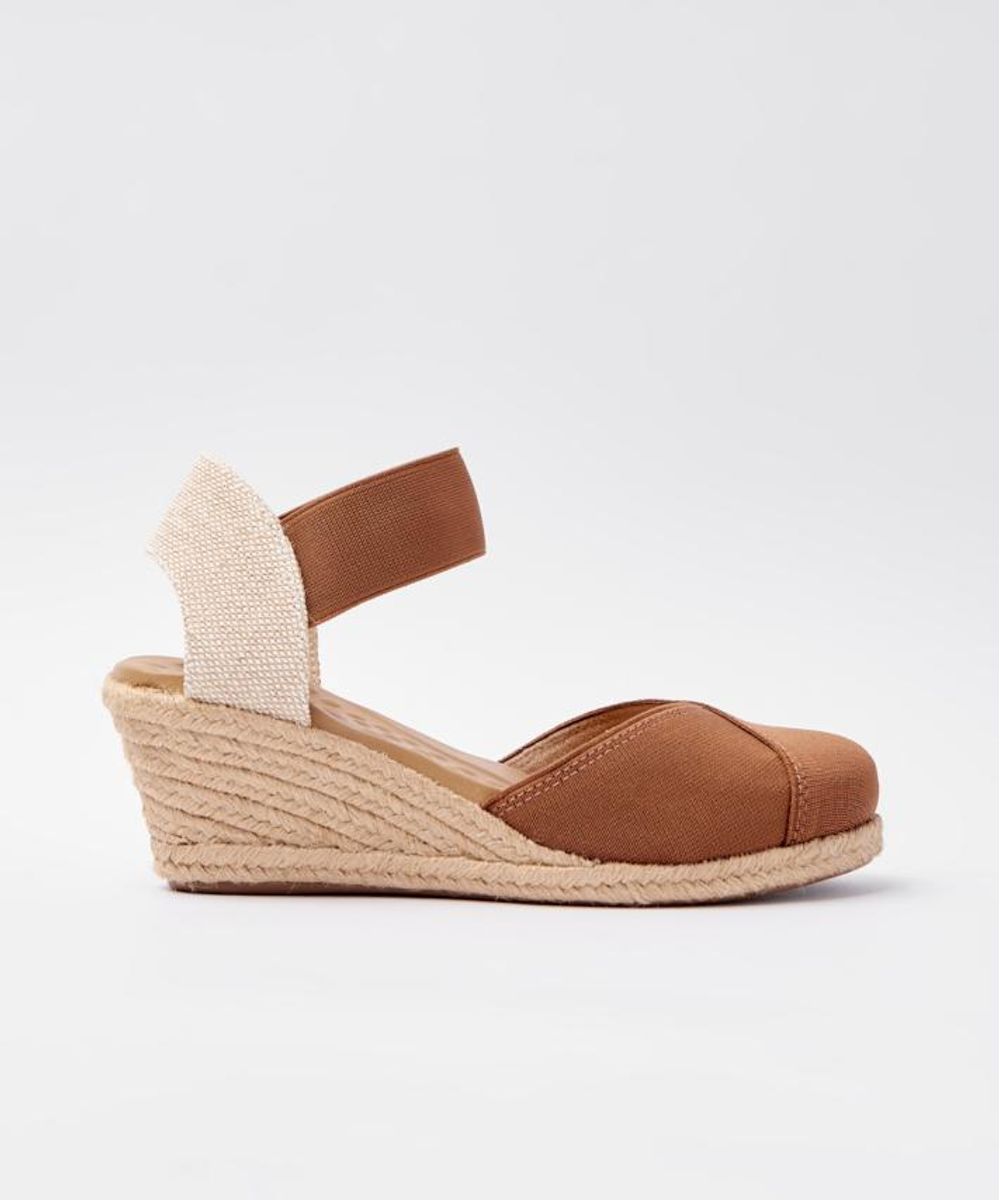 SANDALIA-ANABELA-PABI-ELASTICO---TAN-01