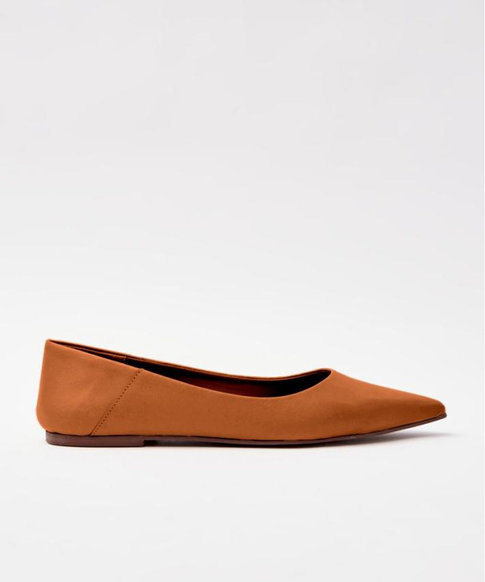 SAPATILHA-COURO-BASIC-BICO-FINO---TAN-01